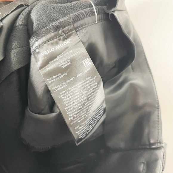 Vero Moda Honey Lilja Coated City Short Black High Waist Wide Leg Size Small NEW - Picture 9 of 12